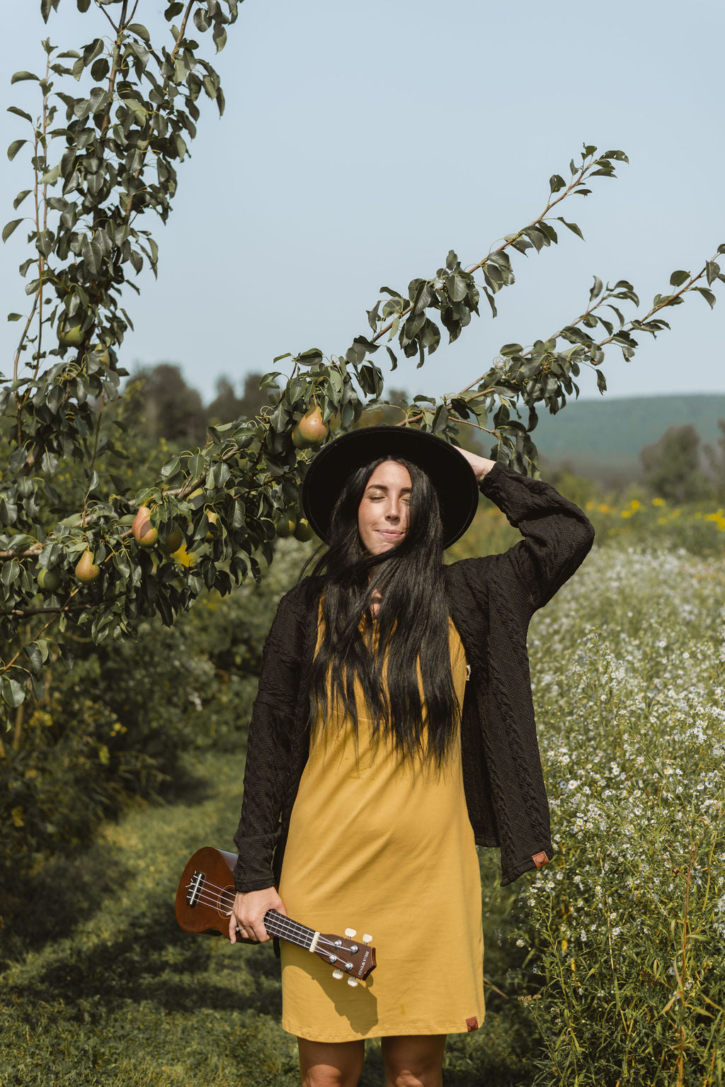 JAUNE OR robe col rond de maternité et d'allaitement en coton