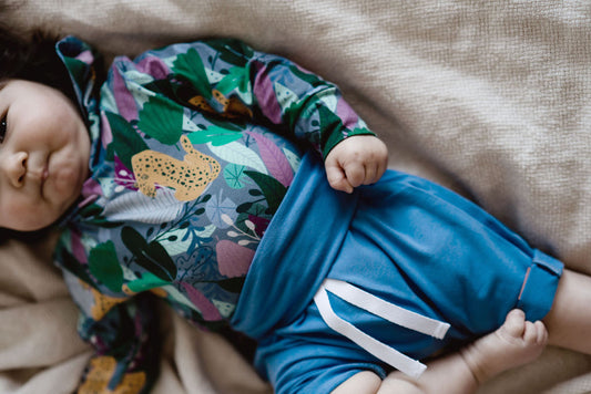 Cache-couche évolutif jungle léopard Nine Clothing grow with me onesie jungle leopard