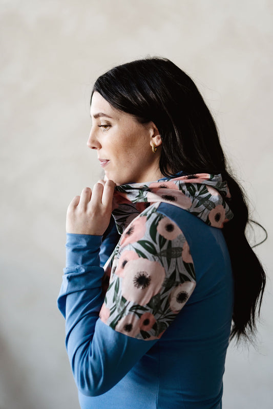 Chandail à capuchon femme 3 en 1 bleu fleur corail maternité, allaitement et postpartum Nine Clothing hoodie women blue coral flower 3 in 1 maternity, breastfeeding and postpartum