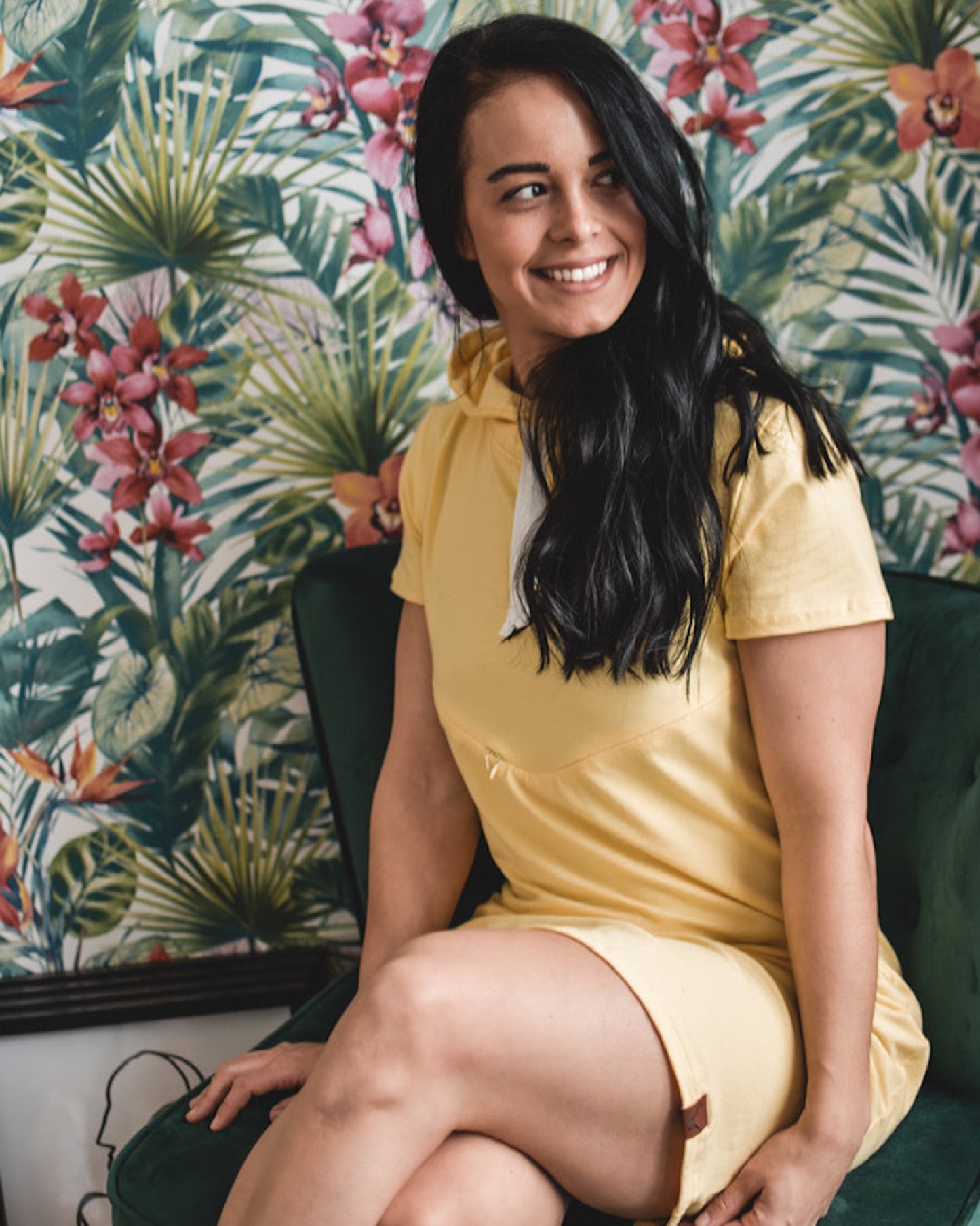 Robe capuchon jaune 3 en 1 maternité, allaitement et post partum Nine Clothing