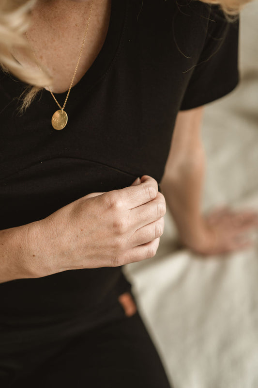 T-shirt noir 3 en 1 maternité, allaitement et postpartum Nine Clothing