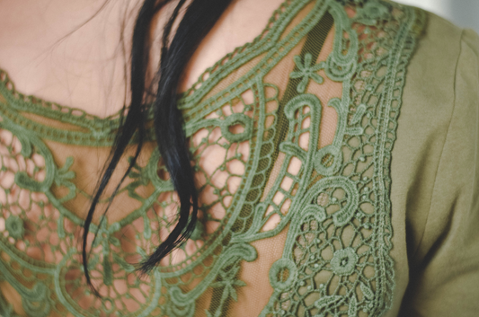 T-shirt vert kaki réversible 3 en 1 maternité, allaitement et postpartum Koallac