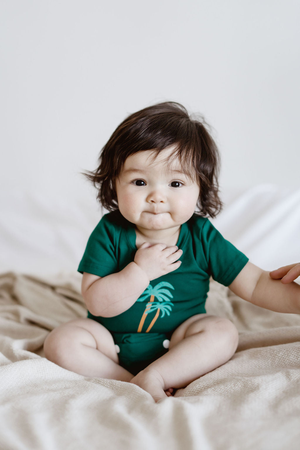 Cache-couche manche courte sarcelle palmier Nine Clothing grow with me onesie short sleeves teal palm tree