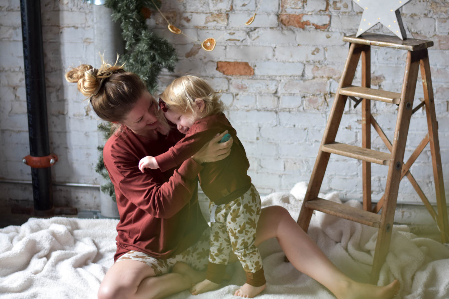 Sweater de maternité et allaitement BOURGOGNE- MAMAN BISCUIT en coton bio coupe ample